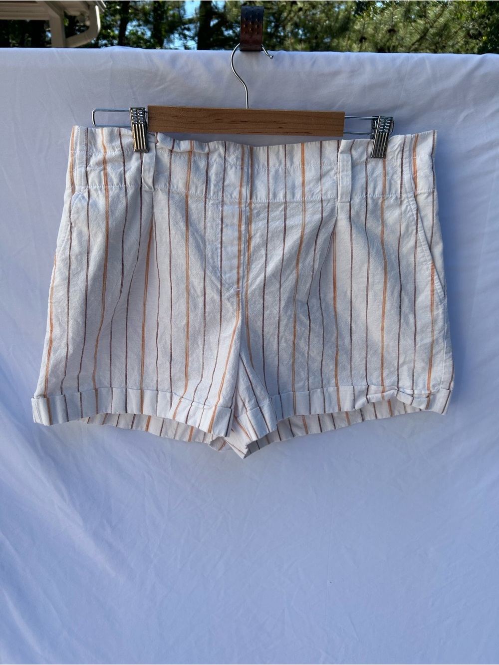 Women’s Loft White Shorts with Tan Stripe size Large